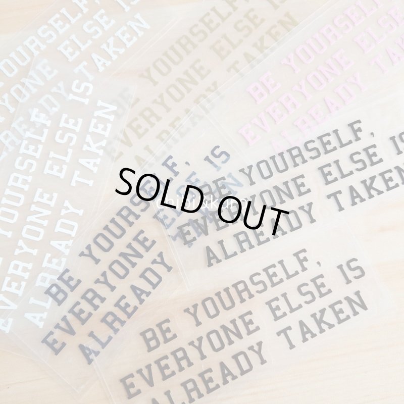 画像1: 【40%OFF】はがし済★Be yourself, everyone else is already taken/ありのままでいいよ/4x13cm (1)